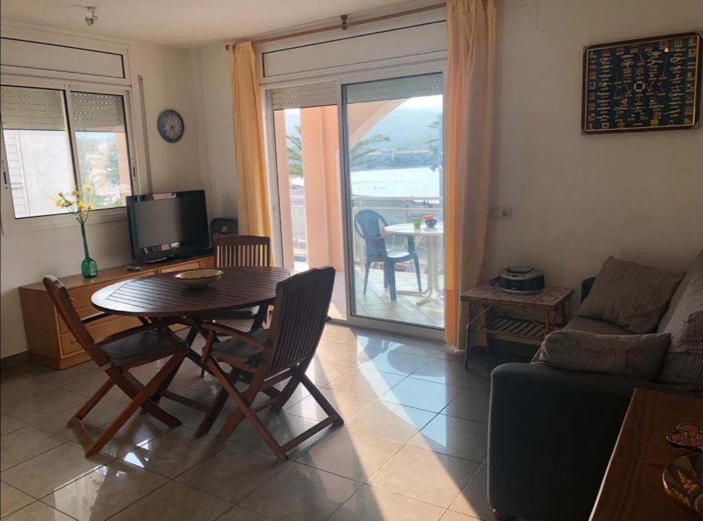 דירות Llança Platja Del Port מראה חיצוני תמונה