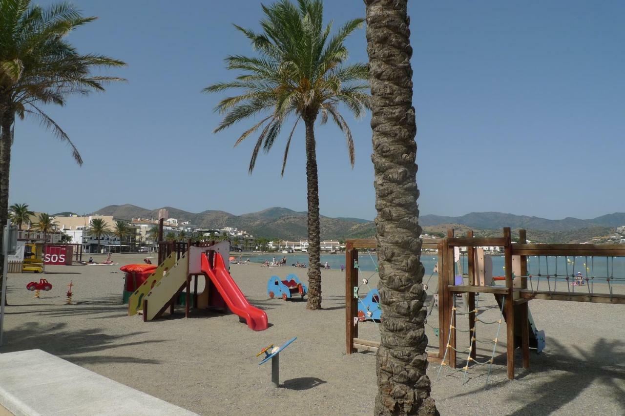 דירות Llança Platja Del Port מראה חיצוני תמונה